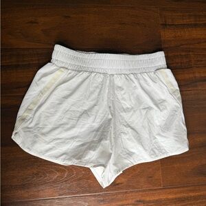 Vitality White Breeze Run Short size medium